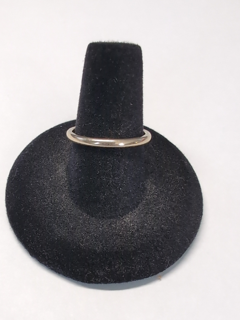 14k Gold Band 1.9mm size 7.5